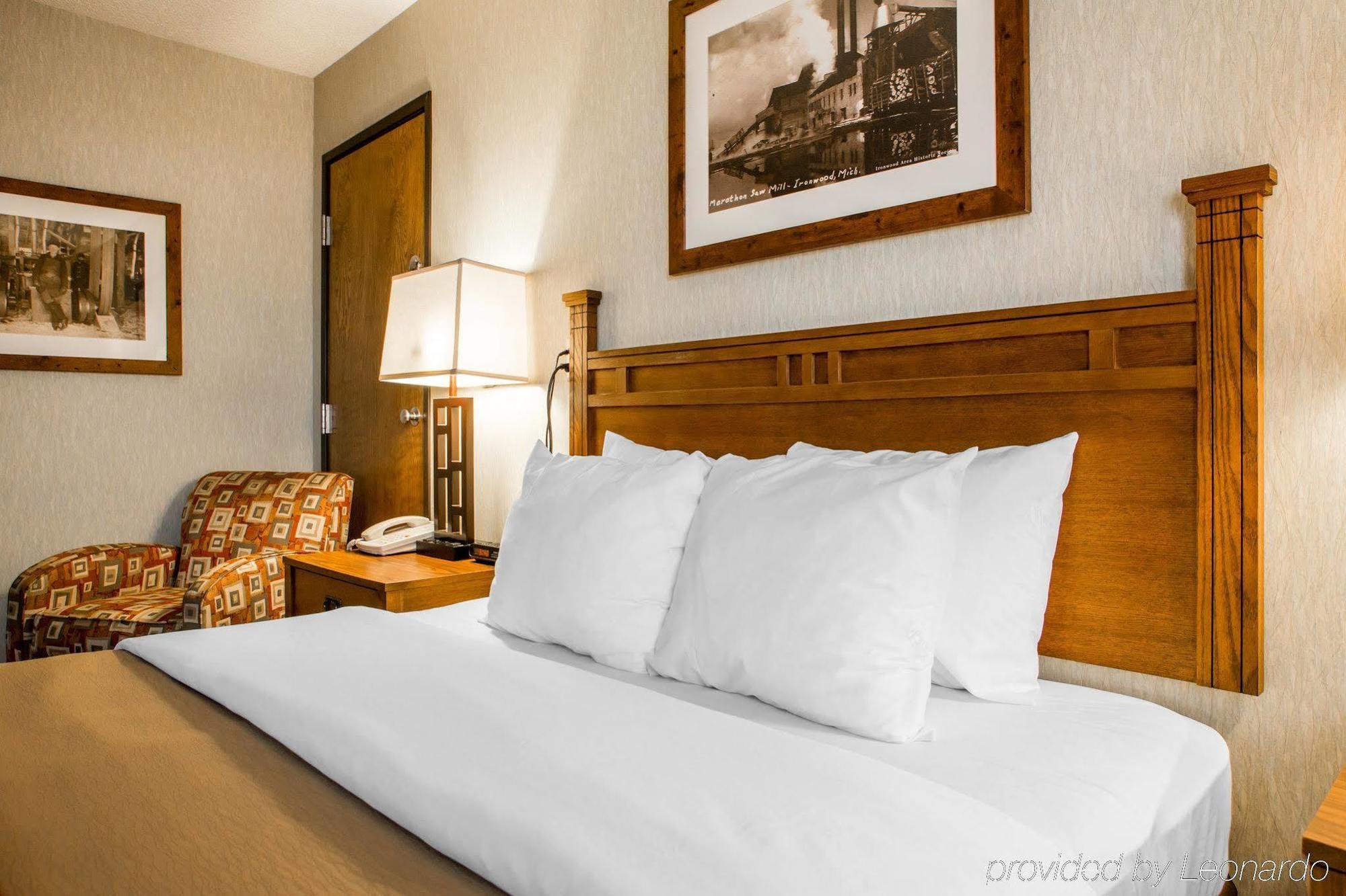 Quality Inn Ironwood Bagian luar foto