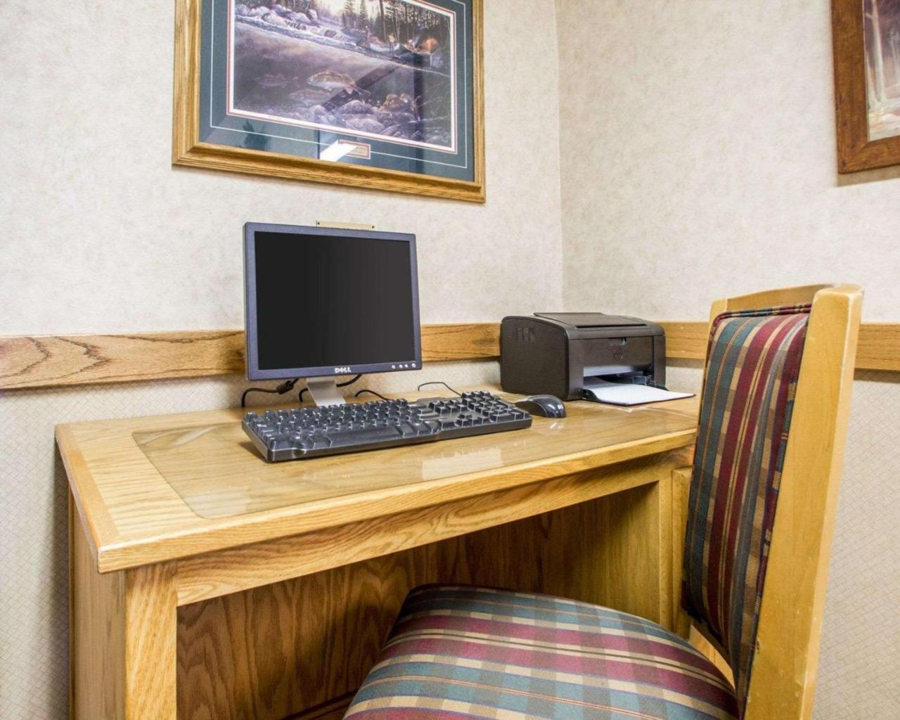 Quality Inn Ironwood Bagian luar foto