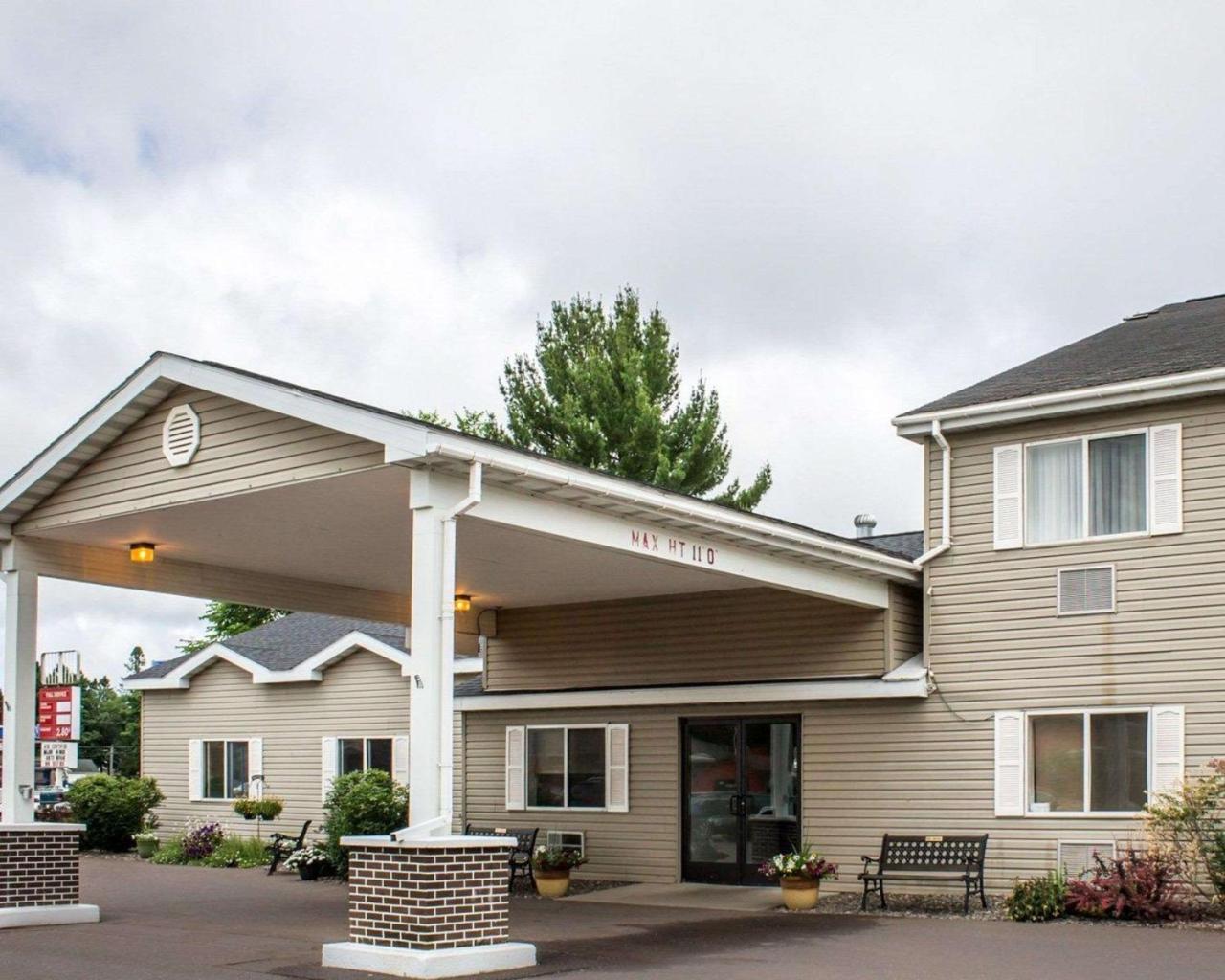 Quality Inn Ironwood Bagian luar foto